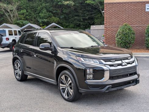 Used 2020 Mitsubishi Outlander Sport SE FWD image 11