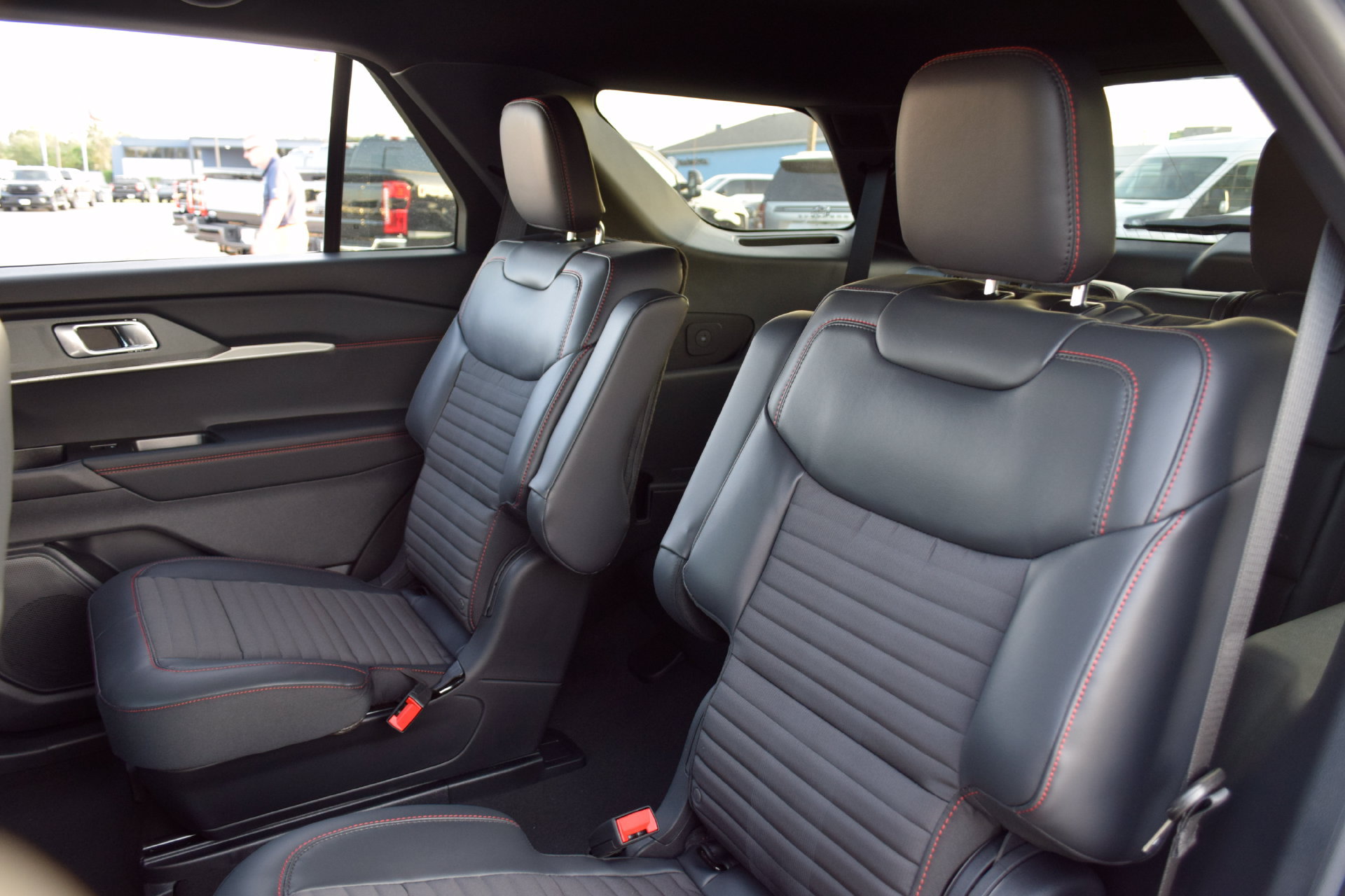 New 2027 Ford Explorer ST-Line w/ Premium Package RWD image 18