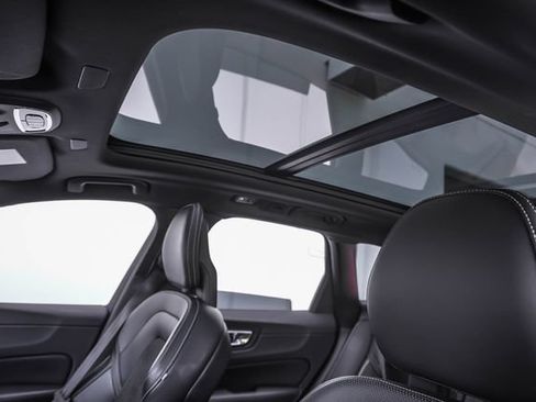 Used 2018 Volvo XC60 T6 R-Design w/ Convenience Package AWD/4WD image 20
