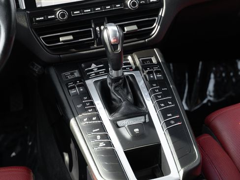 Used 2019 Porsche Macan AWD/4WD image 11