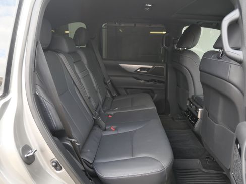 Used 2023 Lexus LX 600 F Sport image 12