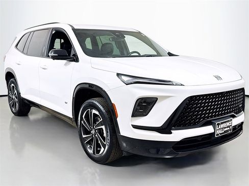 Certified 2025 Buick Enclave Sport Touring image 3