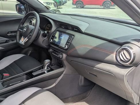 Used 2023 Nissan Kicks SR w/ SR Premium Package FWD image 29