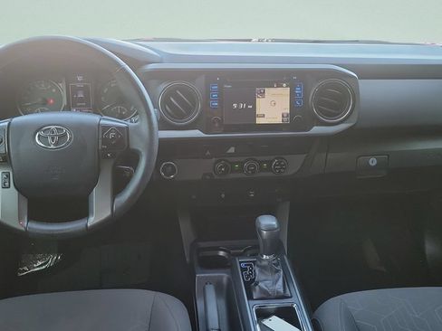 Used 2017 Toyota Tacoma TRD Sport w/ Tow Package RWD image 12