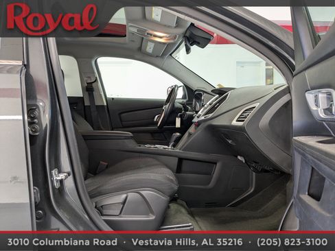 Used 2017 GMC Terrain SLE w/ Technology Package image 8