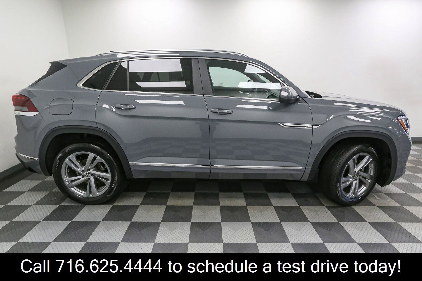 Certified 2024 Volkswagen Atlas Cross Sport SEL R-Line AWD/4WD image 9