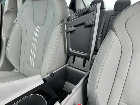 Used 2025 Hyundai Elantra SEL image 18