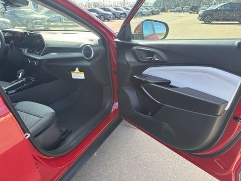New 2026 Chevrolet Trax LT w/ Driver Confidence Package FWD image 23