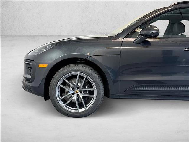 Certified 2026 Porsche Macan AWD/4WD image 28