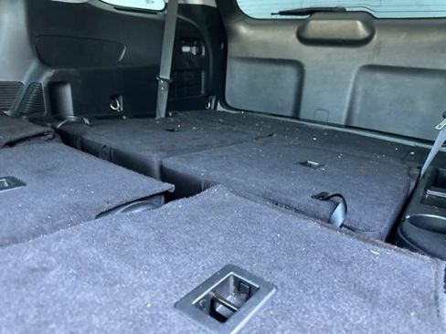 Used 2023 Ford Explorer XLT RWD image 9