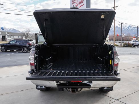 Used 2011 Toyota Tacoma 4x4 Double Cab w/ SR5 Pkg #2 image 14