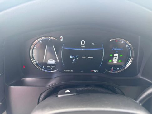 Used 2020 Cadillac Escalade Premium Luxury AWD/4WD image 8