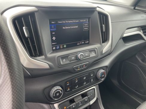 Used 2024 GMC Terrain SLE image 14