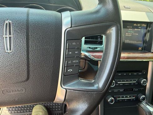 Used 2012 Lincoln MKZ FWD image 21