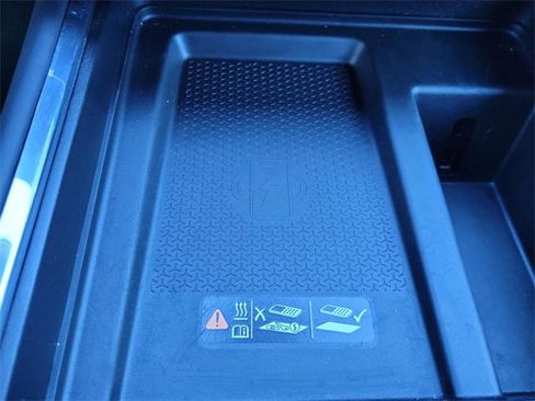 Used 2025 GMC Acadia Elevation image 24