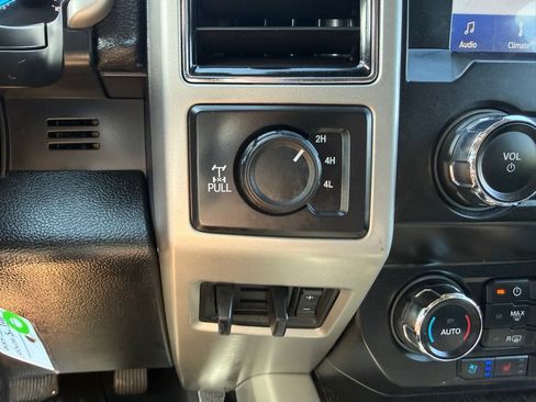 Used 2021 Ford F250 Lariat w/ Lariat Value Package AWD/4WD image 31