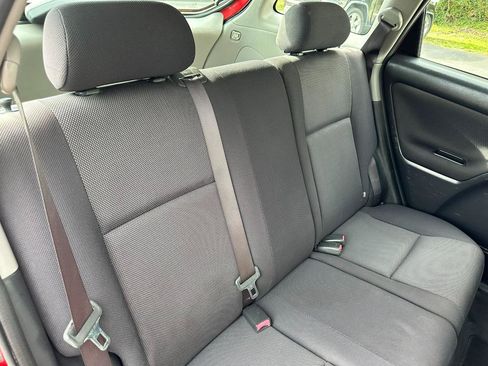 Used 2004 Toyota Matrix image 37