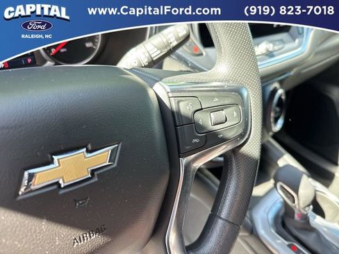 Used 2025 Chevrolet Blazer LT AWD/4WD image 23