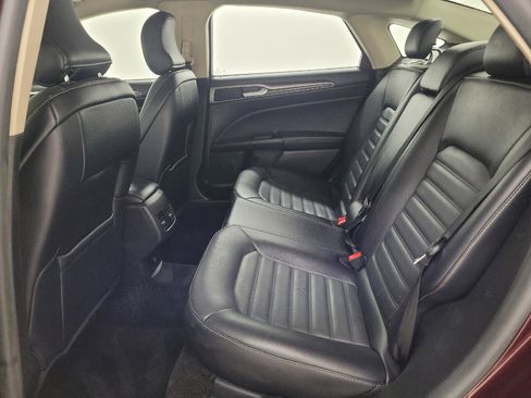 Used 2018 Ford Fusion SE w/ Fusion SE Technology Package FWD image 18