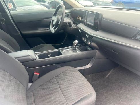 Used 2025 Nissan Kicks S FWD image 15