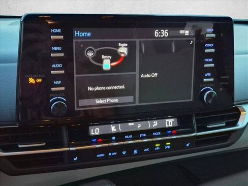 Used 2024 Toyota Sienna XLE FWD image 17
