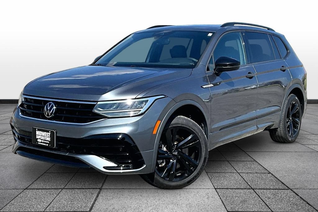 Used 2024 Volkswagen Tiguan SE R-Line FWD image 1