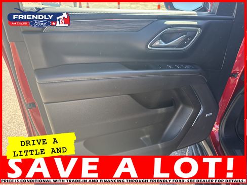 Used 2024 GMC Yukon SLT w/ SLT Premium Package image 11