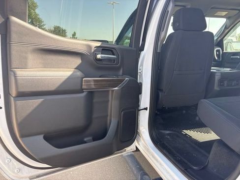 Used 2022 Chevrolet Silverado 1500 RST w/ Redline Edition AWD/4WD image 17
