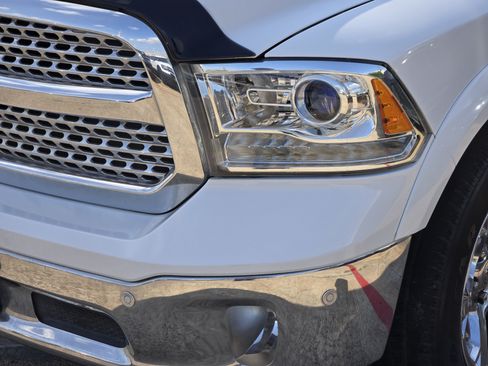 Used 2018 RAM 1500 Laramie AWD/4WD image 6