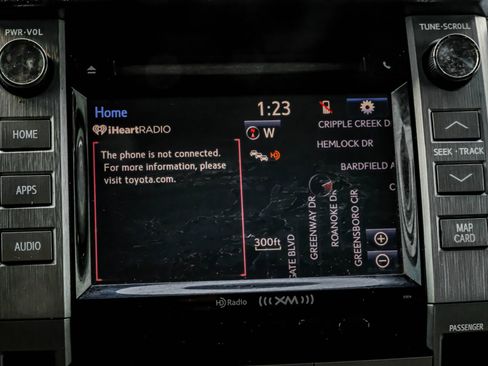 Used 2015 Toyota Tundra SR5 w/ SR5 Upgrade Package image 32