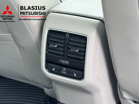 Used 2018 Volkswagen Passat 2.0T SE image 33