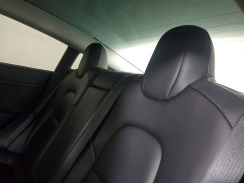 Used 2021 Tesla Model 3 Standard Range Plus image 11