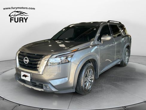 Used 2022 Nissan Pathfinder SV AWD/4WD image 7