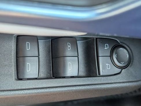 Used 2023 Buick Encore GX Essence w/ Experience Buick Package FWD image 29