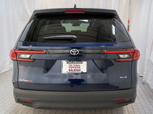 Used 2025 Toyota Grand Highlander FWD image 4