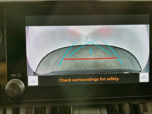 Used 2024 Toyota RAV4 XLE FWD image 20