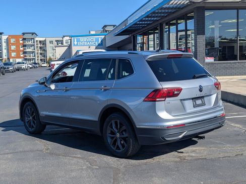 Used 2024 Volkswagen Tiguan SE AWD/4WD image 7