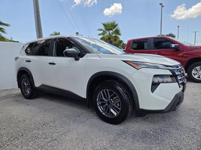 Used 2024 Nissan Rogue S AWD/4WD image 1