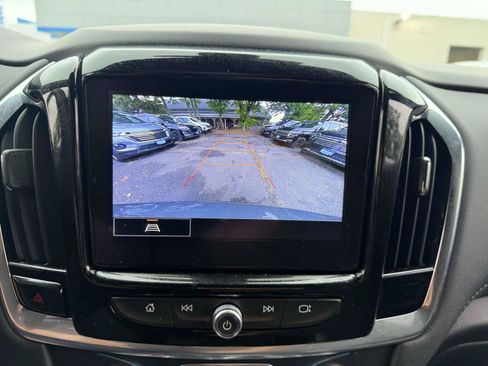 Used 2023 Chevrolet Traverse LT AWD/4WD image 24