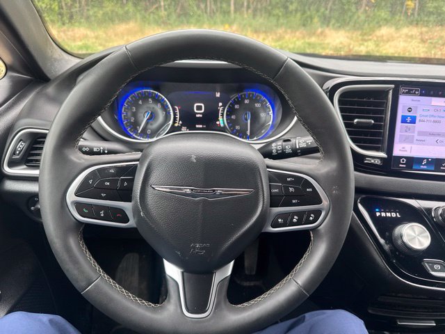 Used 2025 Chrysler Pacifica Select FWD image 17