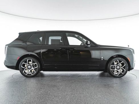 New 2025 Rolls-Royce Cullinan Black Badge image 19