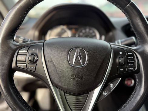 Used 2018 Acura TLX image 32