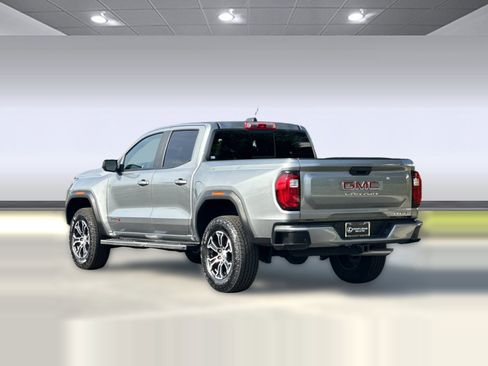 Used 2025 GMC Canyon AT4 image 3