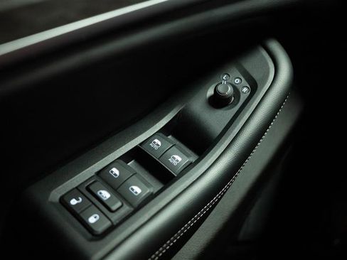 Used 2024 Jeep Grand Cherokee L Limited w/ Luxury Tech Group II AWD/4WD image 28