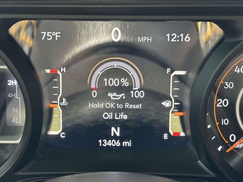 Used 2024 Jeep Gladiator Sport AWD/4WD image 15