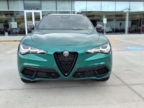 New 2025 Alfa Romeo Stelvio Sprint image 5