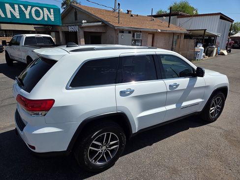 Used 2017 Jeep Grand Cherokee Limited w/ Trailer Tow Group IV AWD/4WD image 10