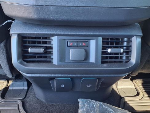 Used 2024 Ford F150 Lariat w/ Equipment Group 502A High image 17