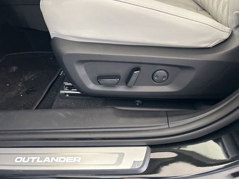 New 2025 Mitsubishi Outlander SEL image 42