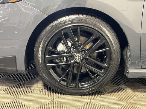 Used 2025 Toyota Camry SE w/ Convenience Package image 12